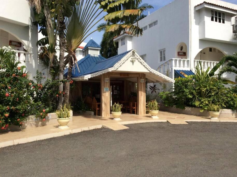 Lush Tropical Apartment Located In A 4-Star Resort Runaway Bay Exteriör bild