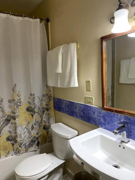 Lush Tropical Apartment Located In A 4-Star Resort Runaway Bay Exteriör bild