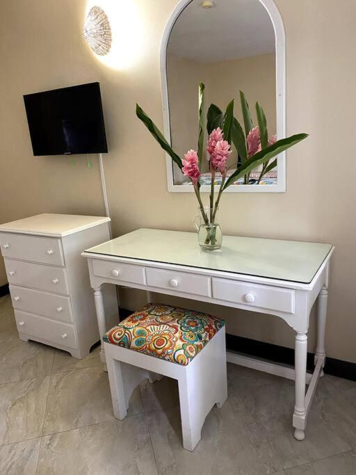 Lush Tropical Apartment Located In A 4-Star Resort Runaway Bay Exteriör bild