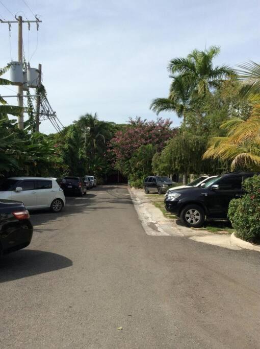Lush Tropical Apartment Located In A 4-Star Resort Runaway Bay Exteriör bild